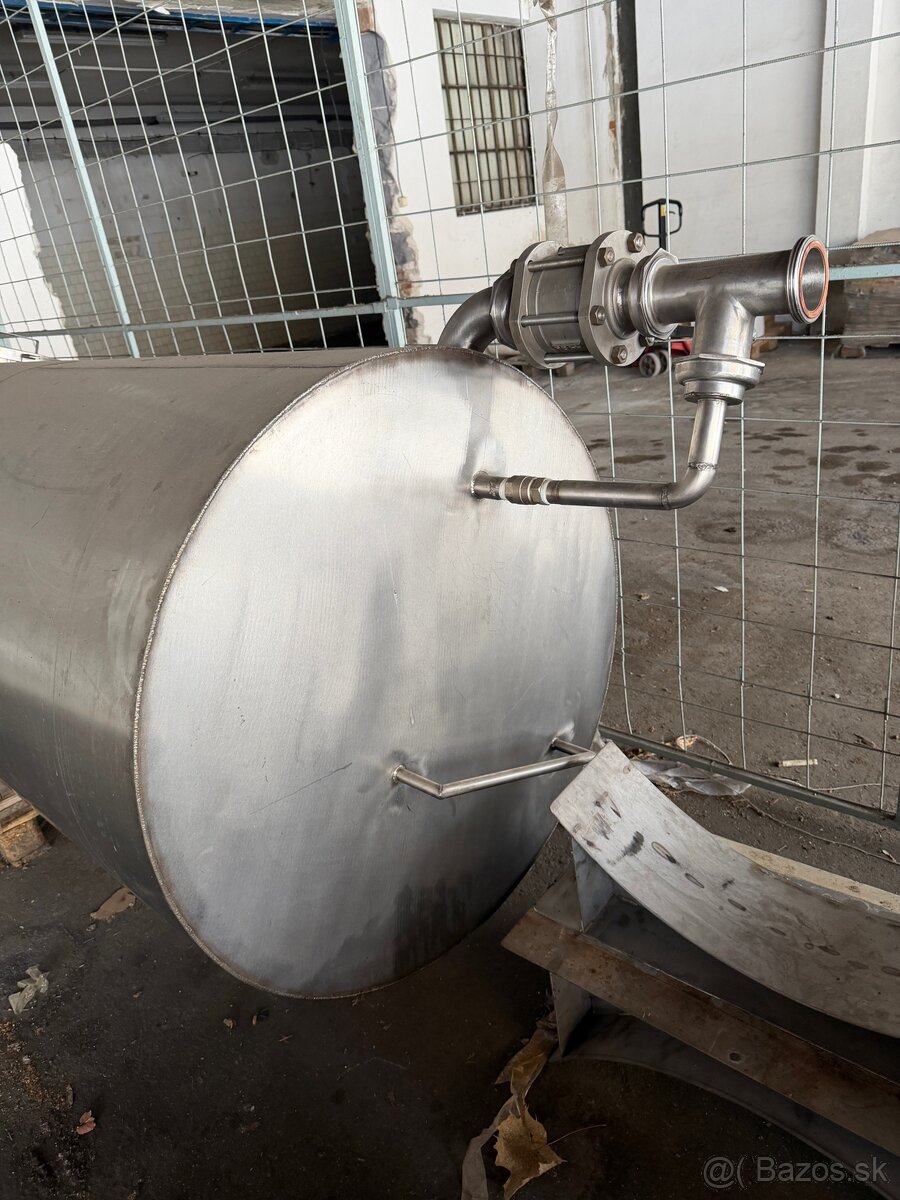 Nerezova nadrz 3000 ltr - 2