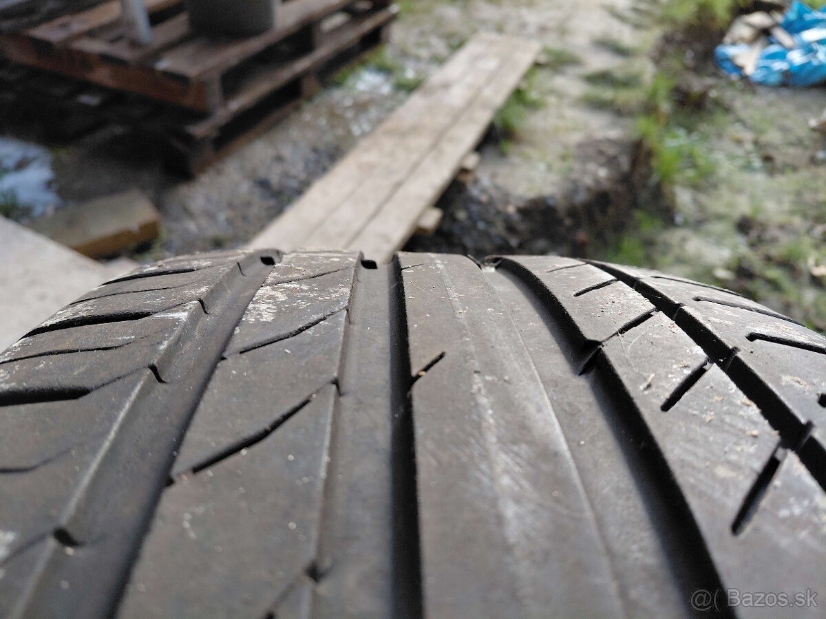 1ks letna Continental 235/55R18 - 2