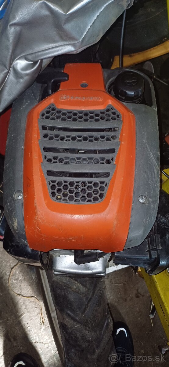 Predám 5,5 koňovi motor Husgvarna - 2