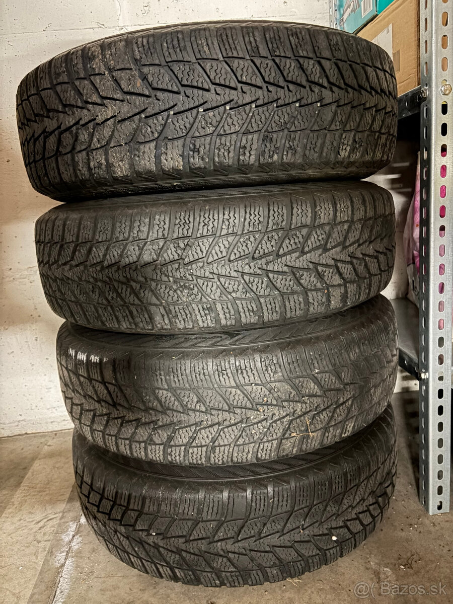 Plechace 4x100 + stare zimne 175/70 r14 - 2