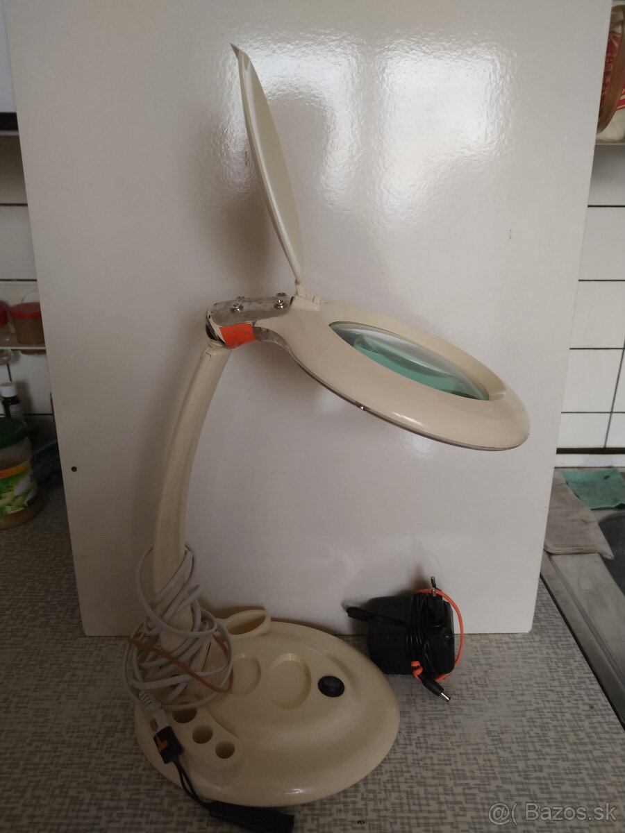 Lupa s osvetlením - 2