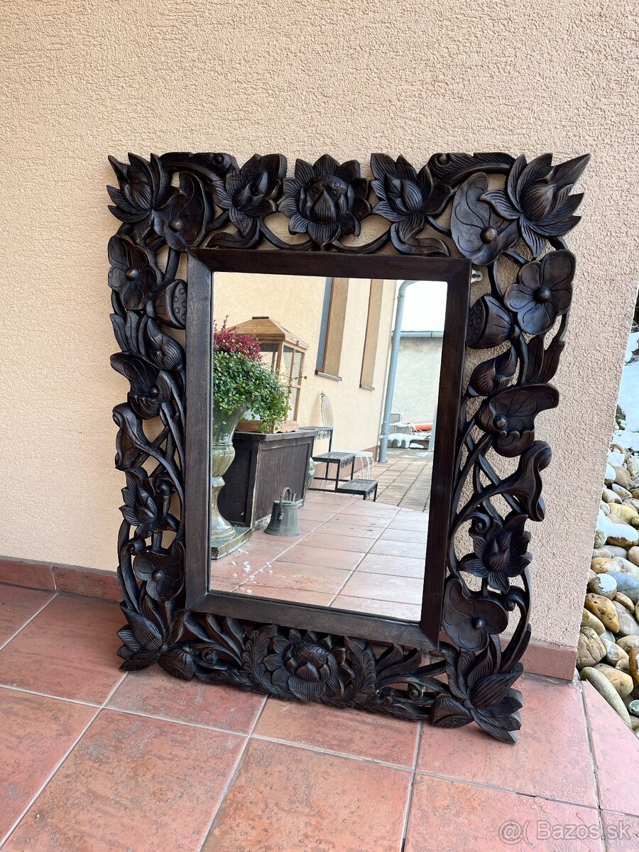 Zrkadlo v krásnom drevenom ráme - 2