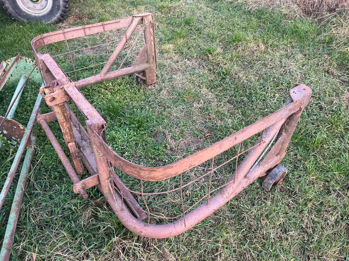 Valec zrovnávaci/ závesna bedna - 2