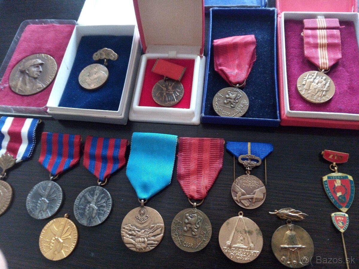 Rôzne medaile odznaky.SNP.Odboj.CSSR - 2
