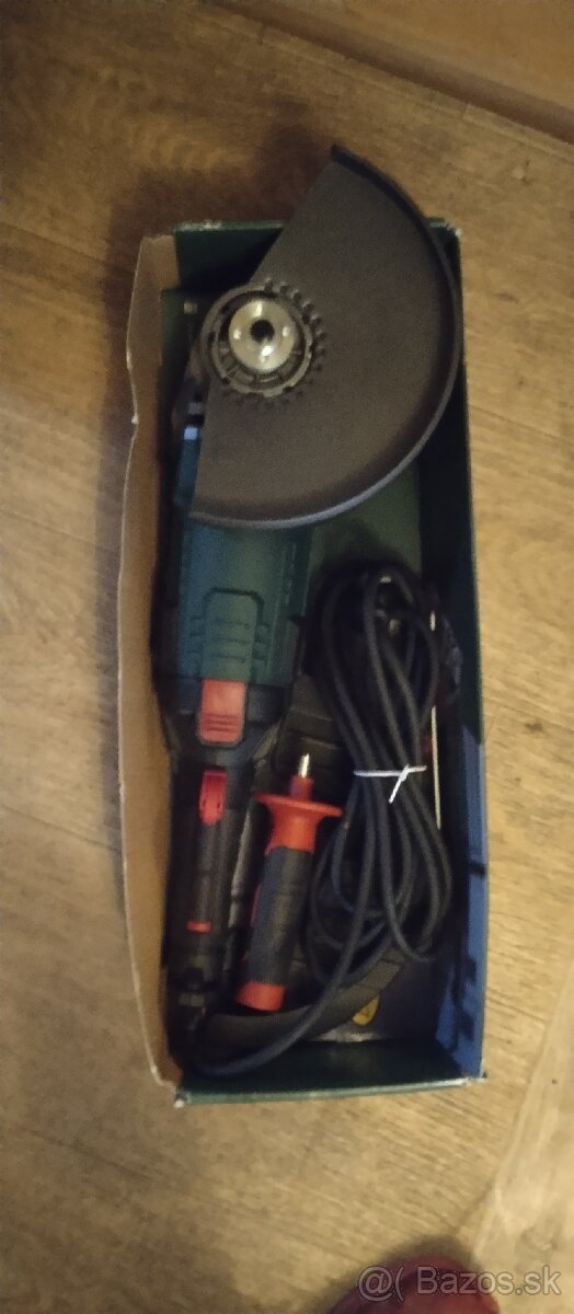 Uhlová brúska Parkside 230 F5 - 2