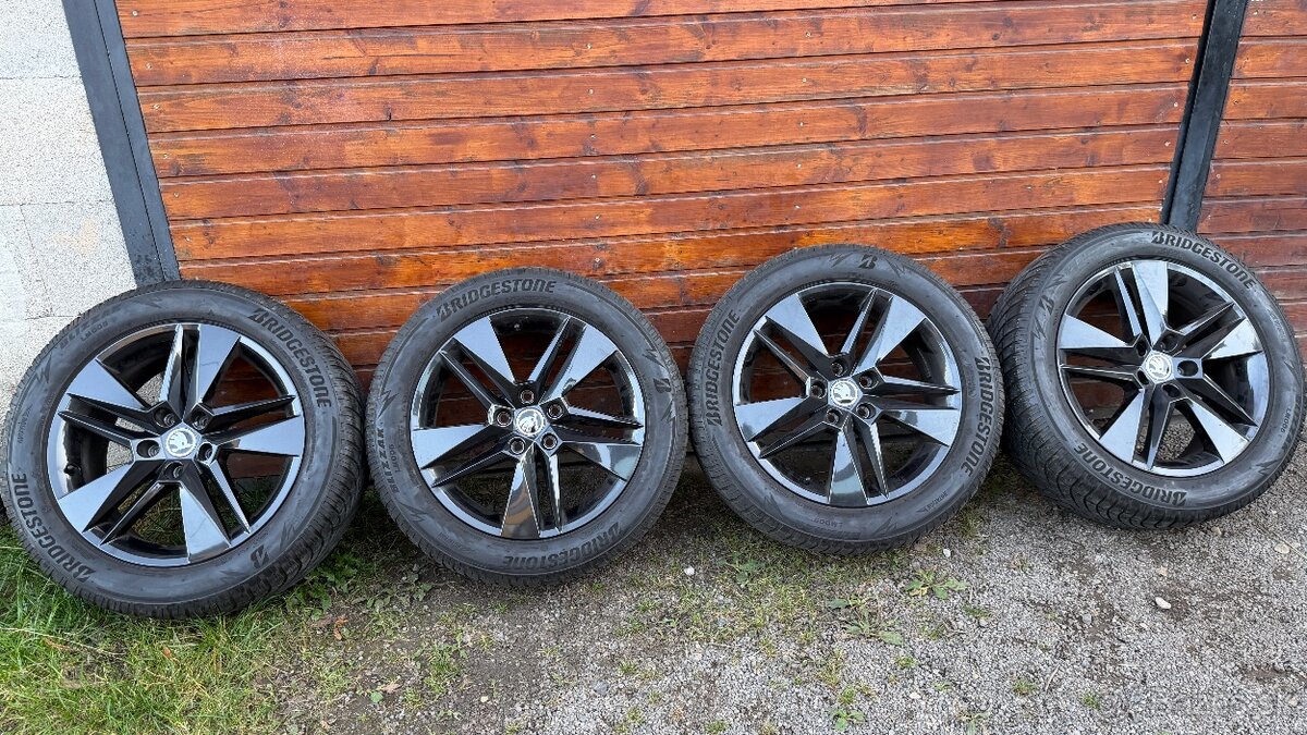 ☑️Zimná sada 5x112 r17 Octavia 4 black - 2