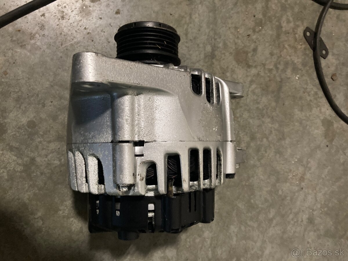 Predám alternátor na kia ceed 1.6 crdi - 2