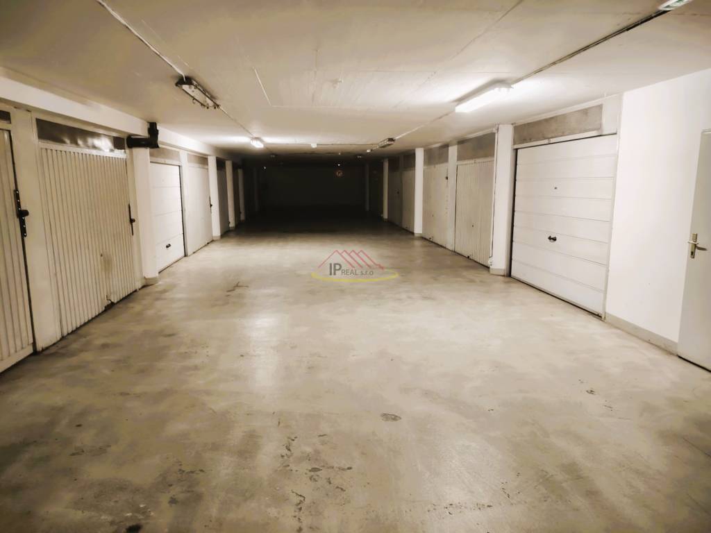 PREDAJ garáž.boxu v podzemnej garáži v BA - Ružinove, ul.Sv. - 2