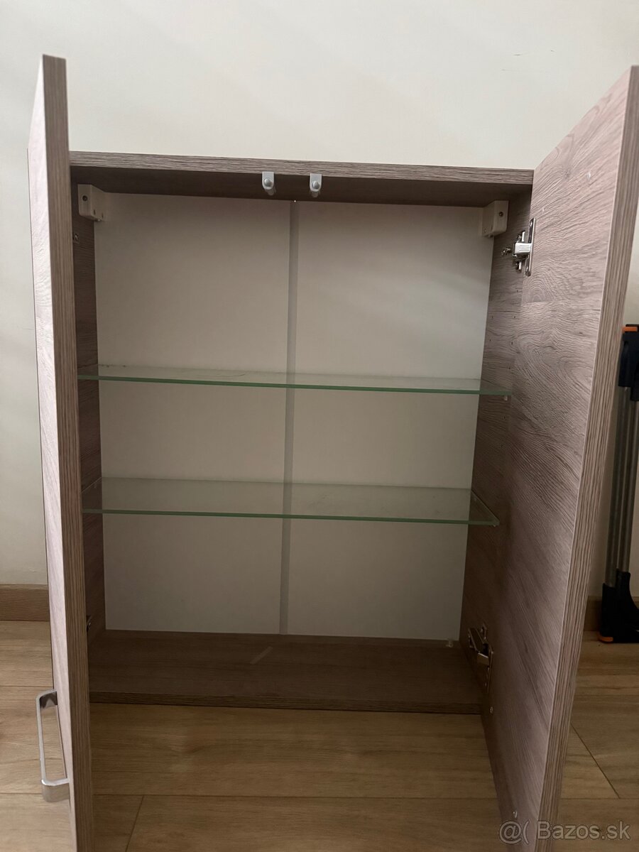 Závesná kúpeľňová skrinka - 2