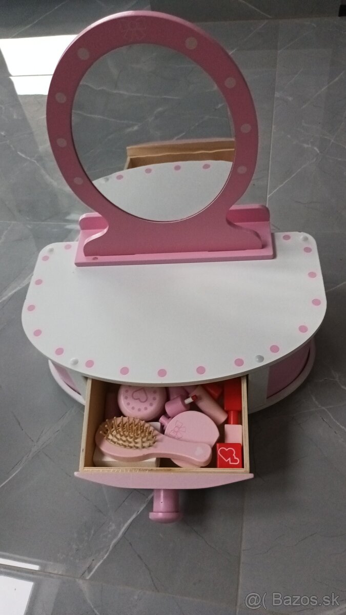 Predam kozmeticky se - 2