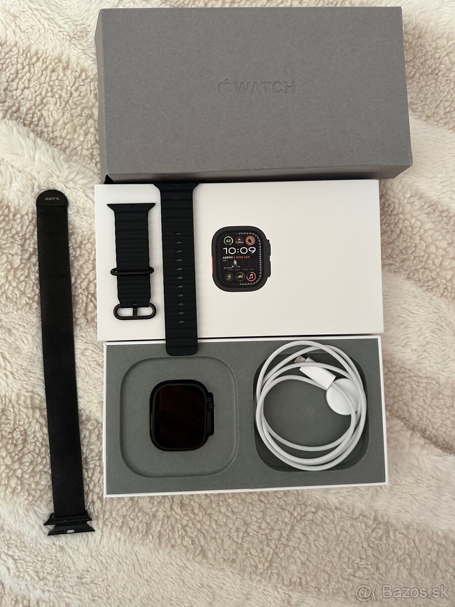 Apple Watch Ultra 2 (49 mm) Black Titanium - 2