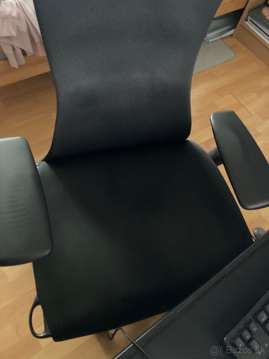 Herman Miller Embody - 2