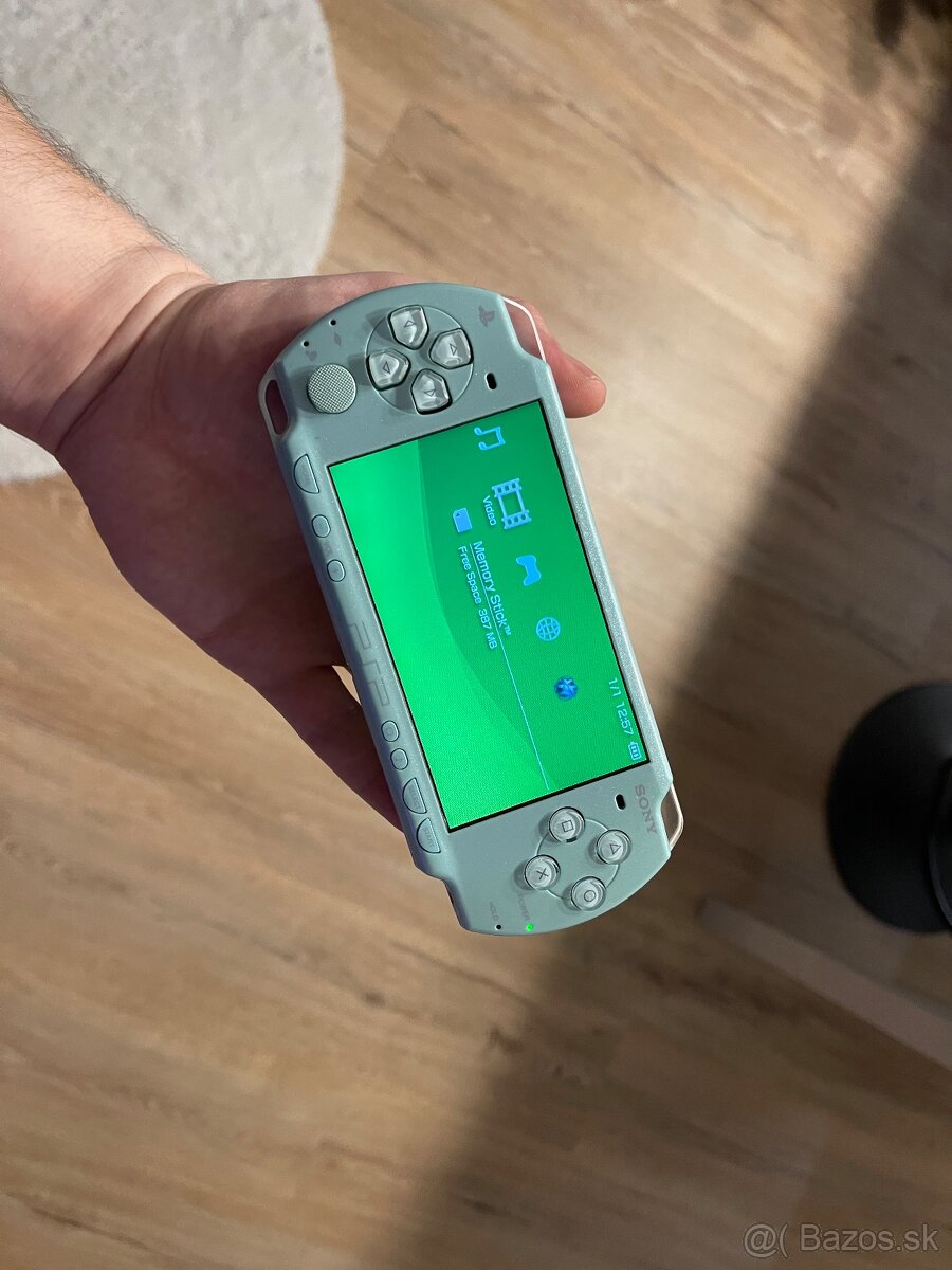PSP 2000 Mint Green - 2