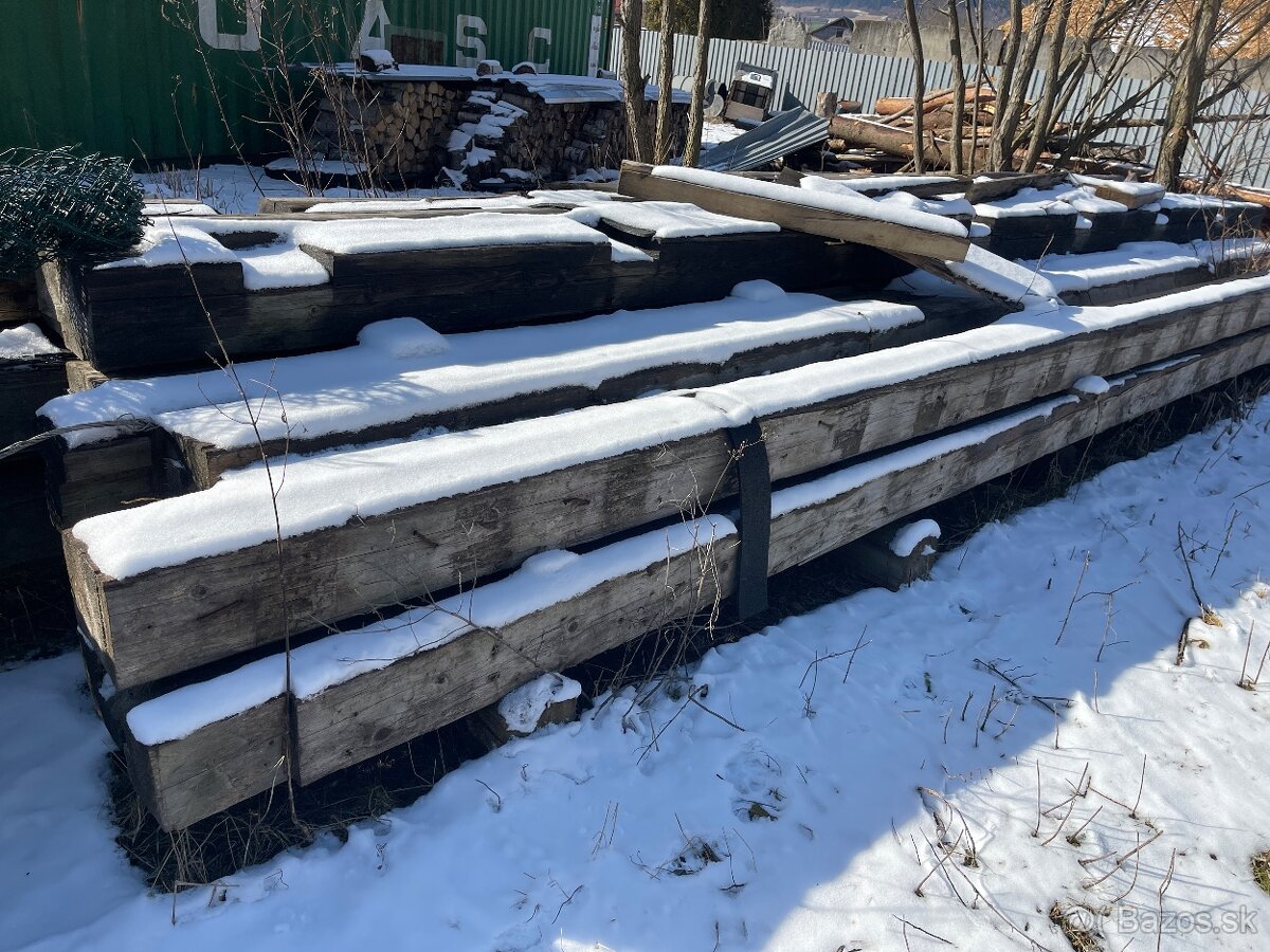 Staré drevo hranoly - 2