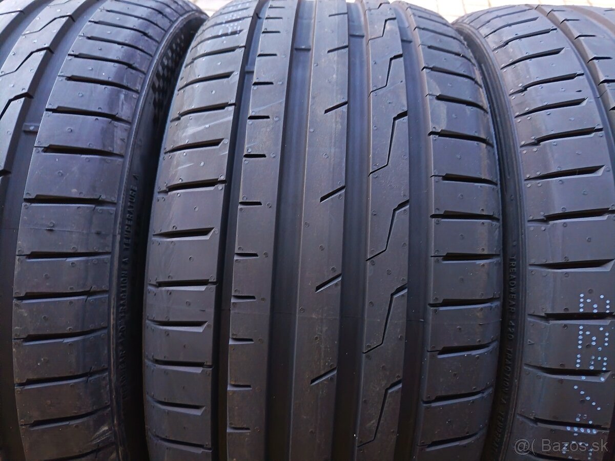 letne pneu 225/40 R18 - 2