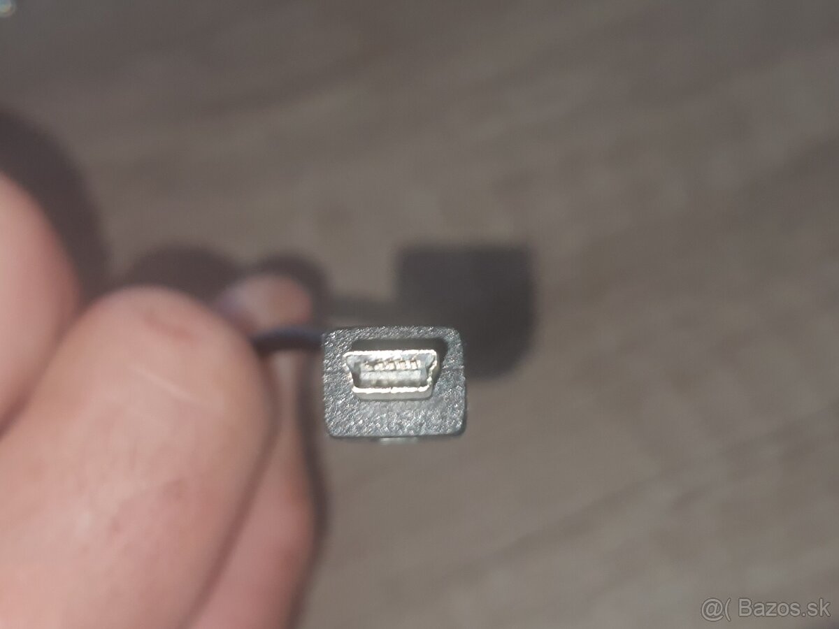 Nabíjačka-adaptér - 2