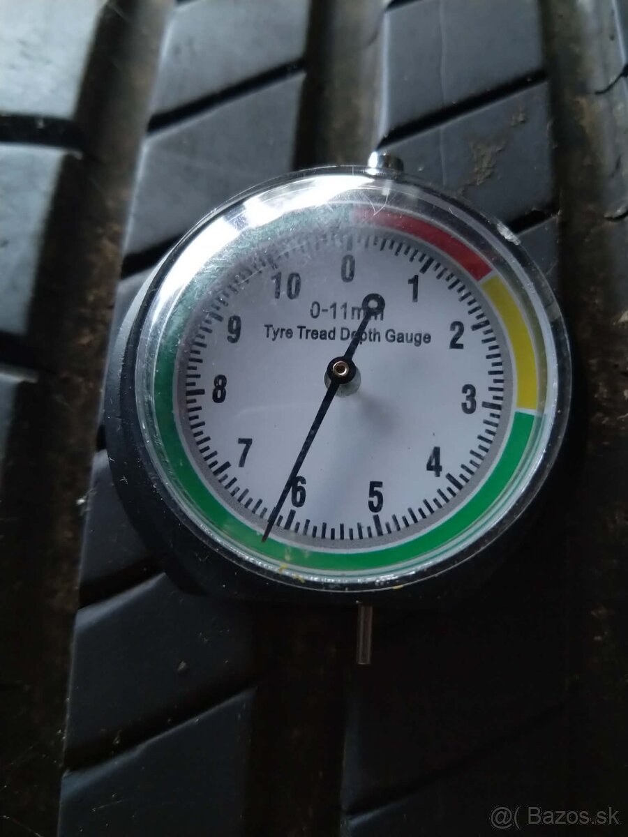 235/55 R 18 100 V letné. - 2