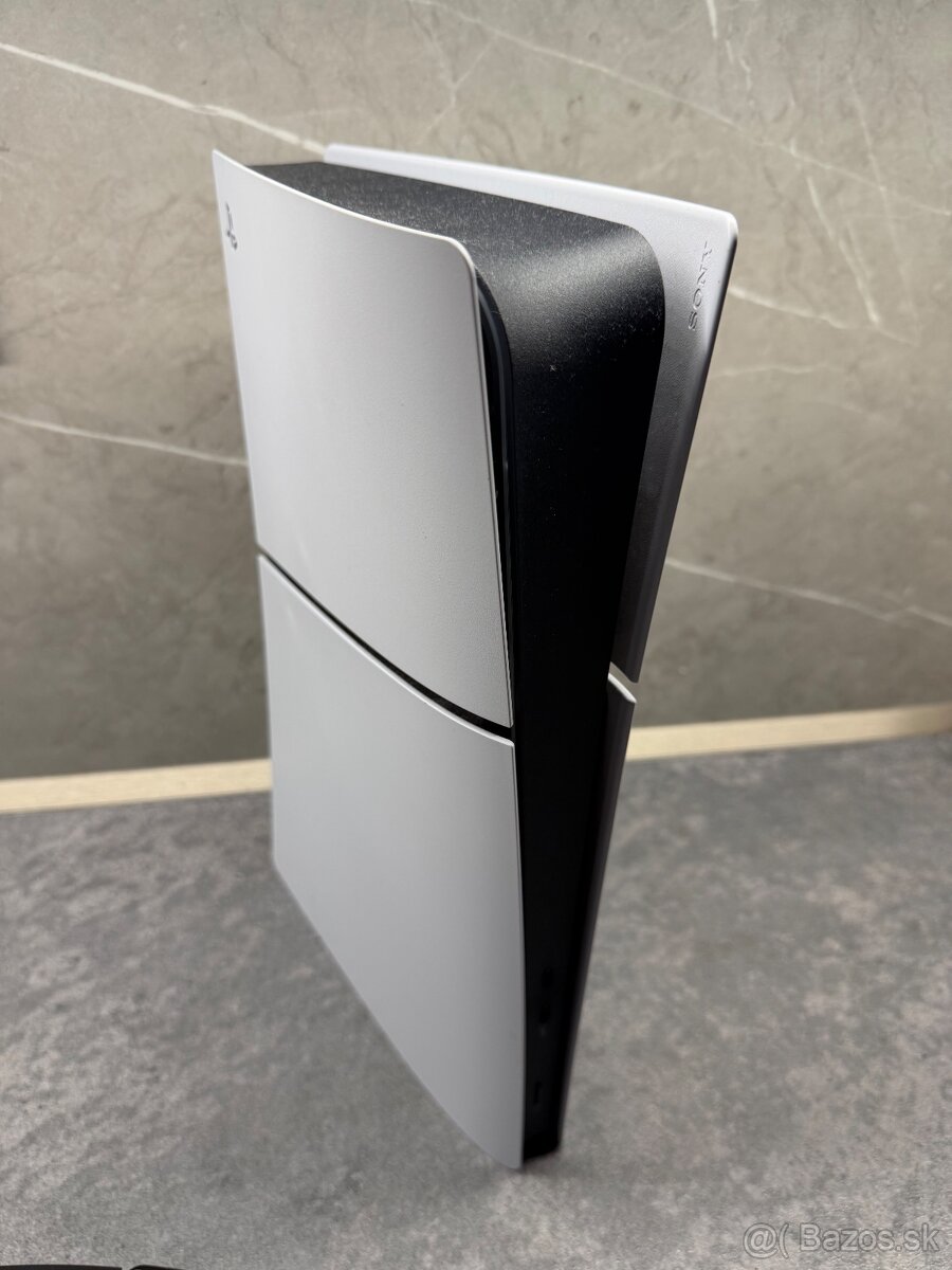 Playstation 5 slim (PS5) - 2