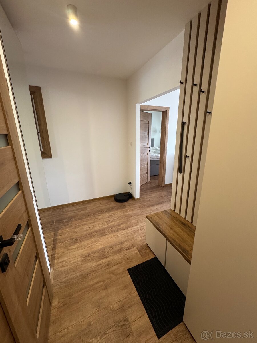 Na predaj krásny 3-izbový byt (66 m²) po kompletnej rekonštr - 2