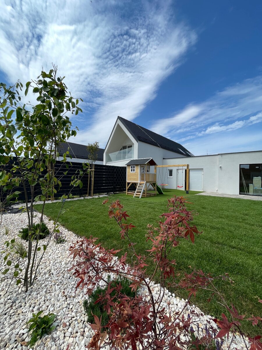 HĽADÁME ZÁHRADNÉHO ARCHITEKTA (SPOLOČNÍK / PARTNER) - 2