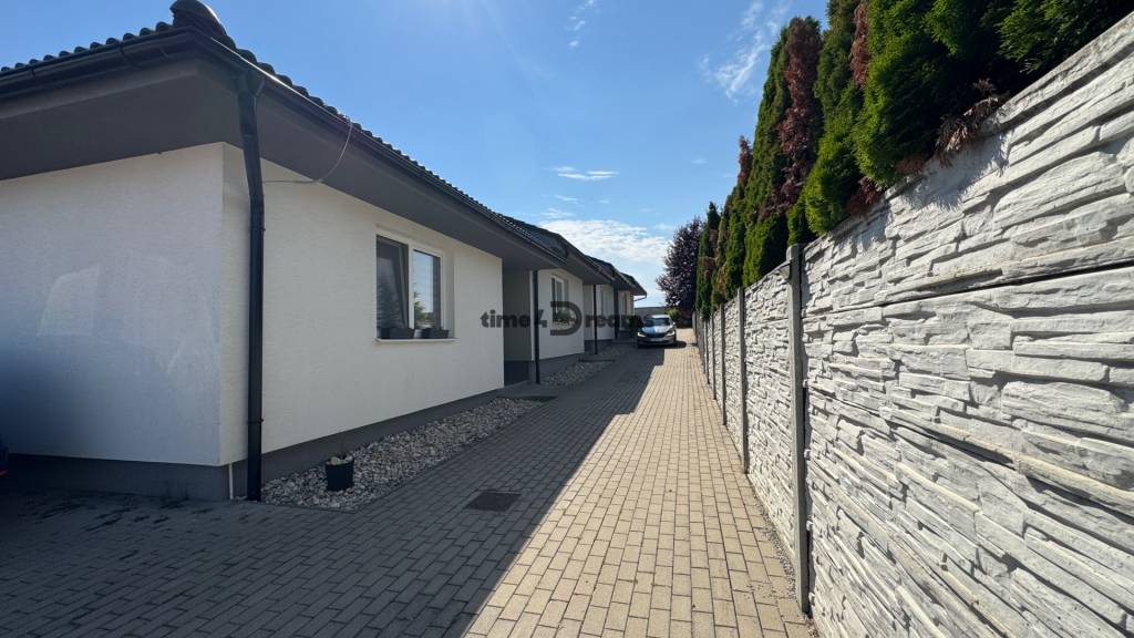 NA PREDAJ Radový rodinný dom v obci Malý Lapáš - 2