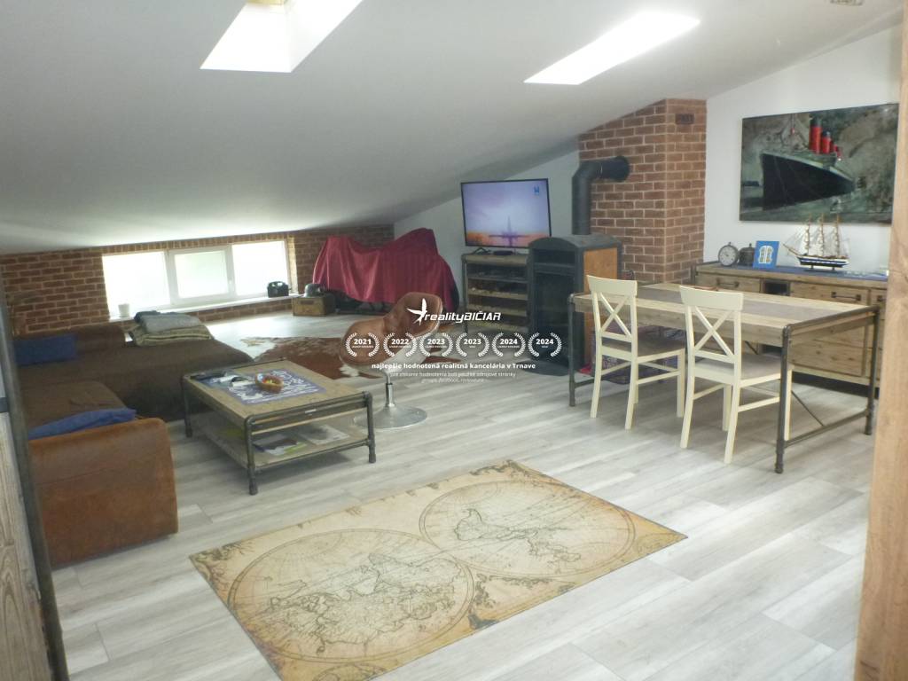 Na prenájom krásny byt v podkroví 2km od Senca a 17km od Bra - 2