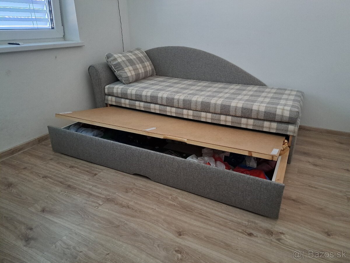 Rozkladacia pohovka s uloznym priestorom - 2