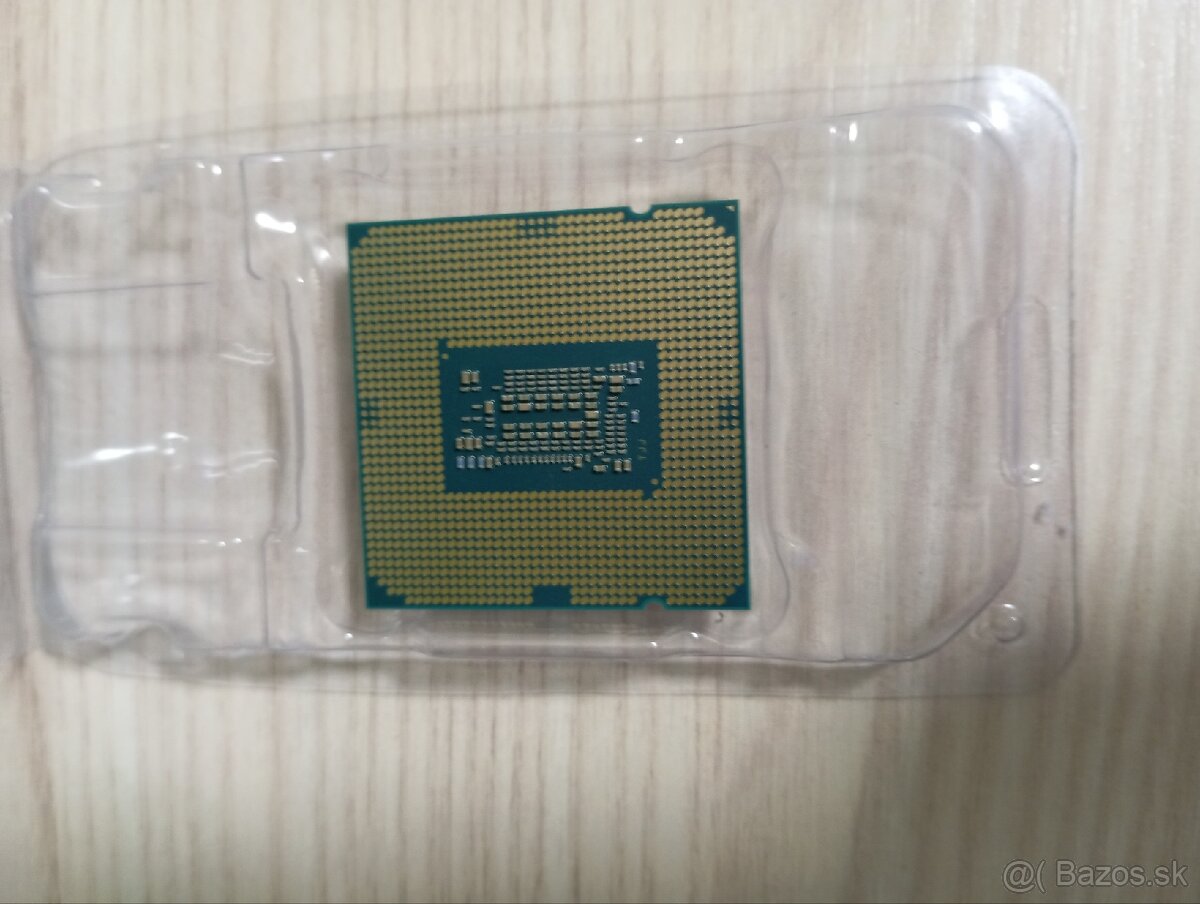 Predám Intel Core i3-10100 - 2