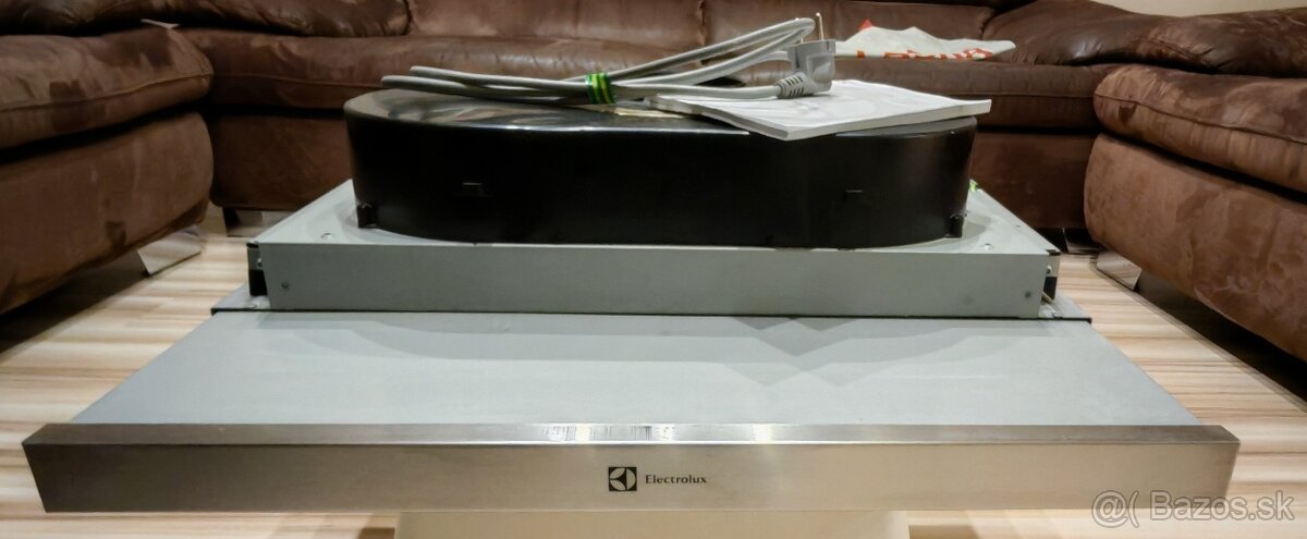 Predám vstavaný výsuvný digestor - 2