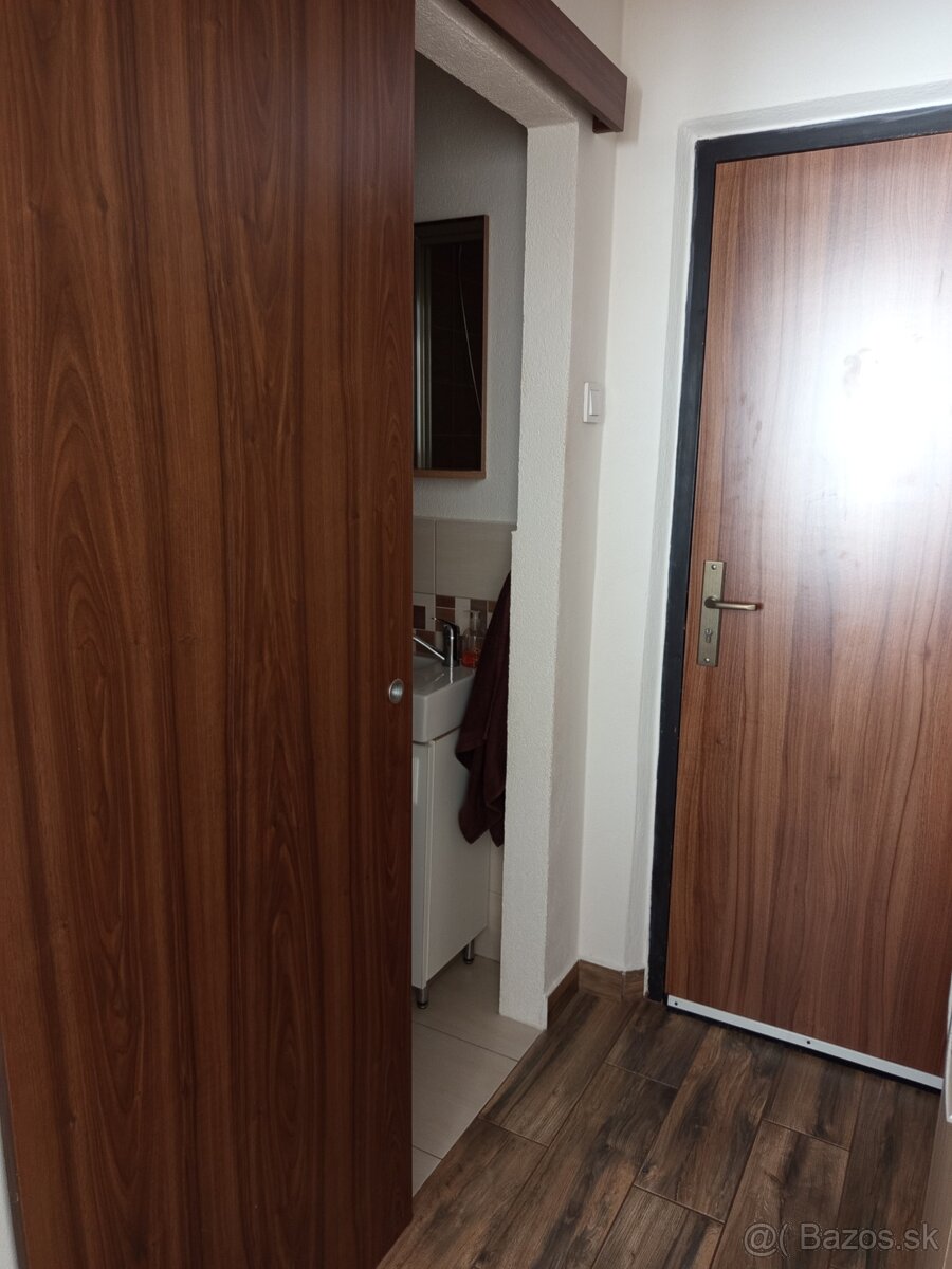 Prenájom garsónka v Handlovej - 2