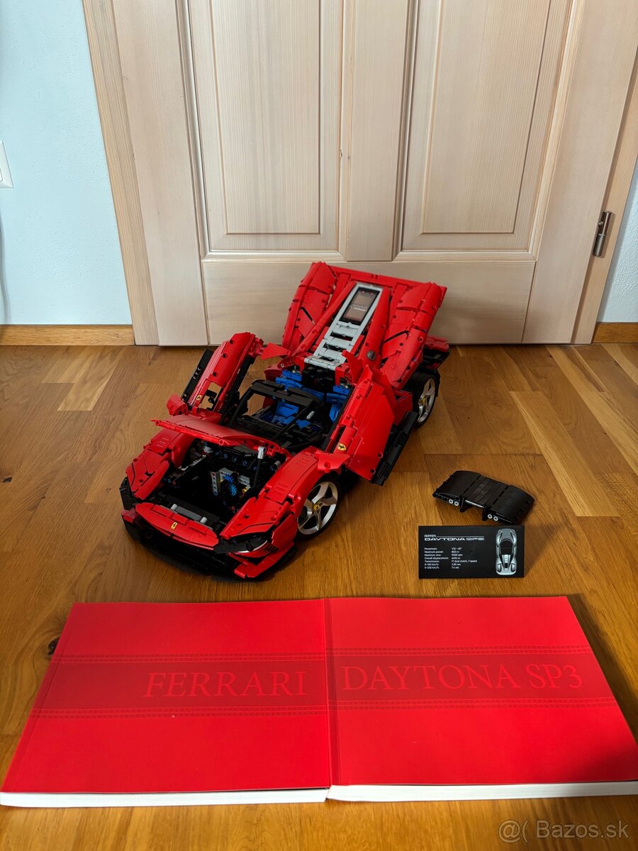 Lego Ferrari Daytona SP3 42143 - 2
