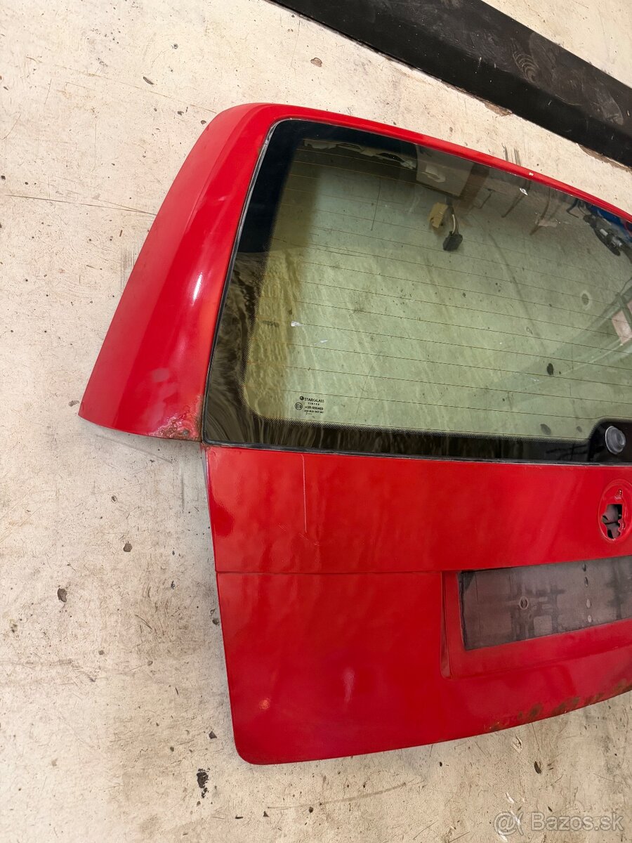 Predam kufor volkswagen golf 4 - 2