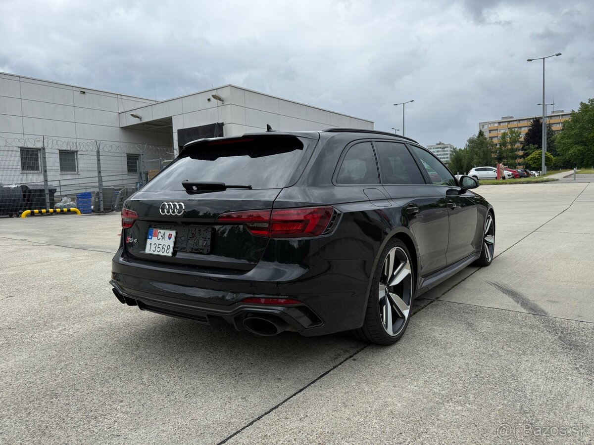 Audi Rs4 Avant - 2