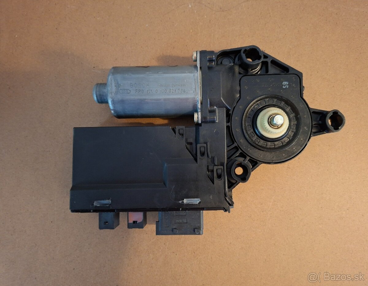 Peugeot 307 motorek stahování okna pravý přední - 2