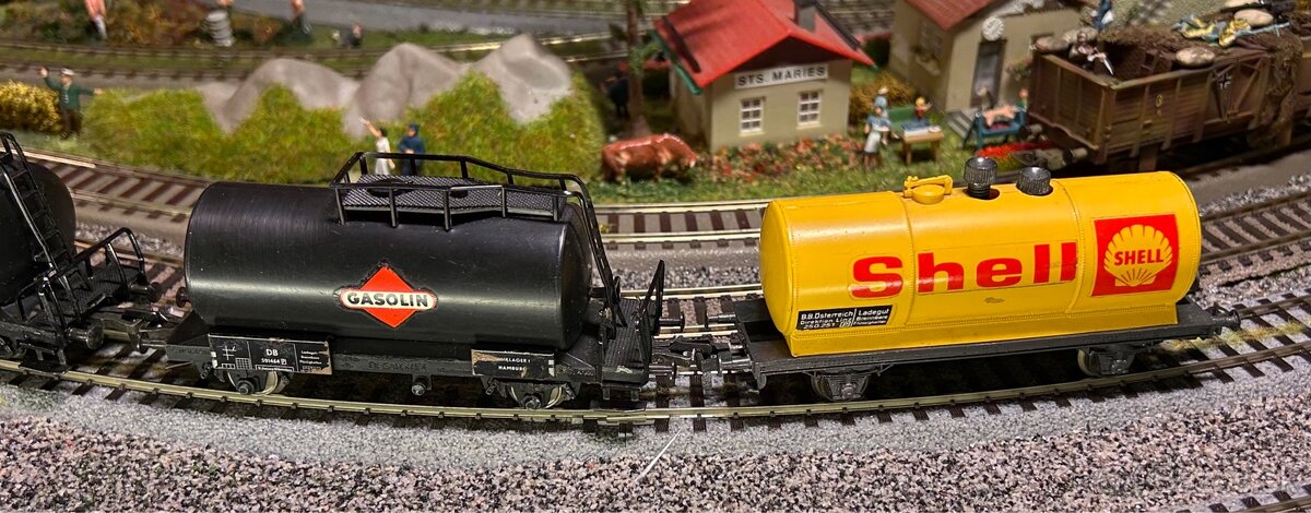 železnica H0 - už rarita - vagóny Fleischman, staré, kovové - 2