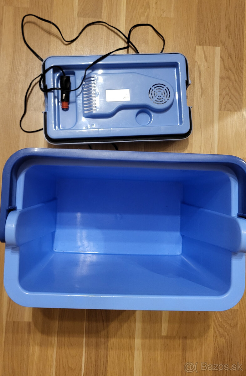 Ponukam prenosnu autochladnicku 12V/ 230V - 240V - 2