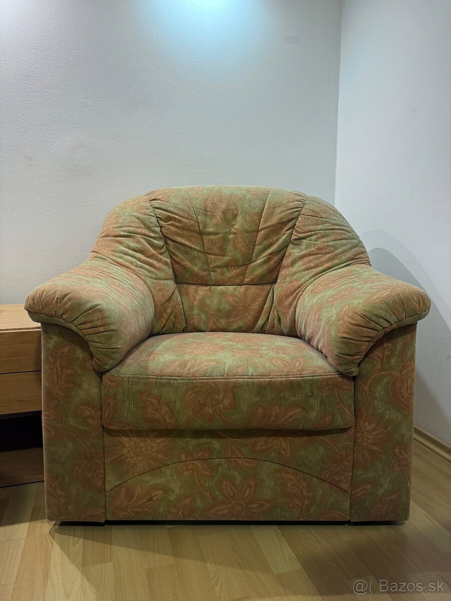 Čalúnené kreslo - 2