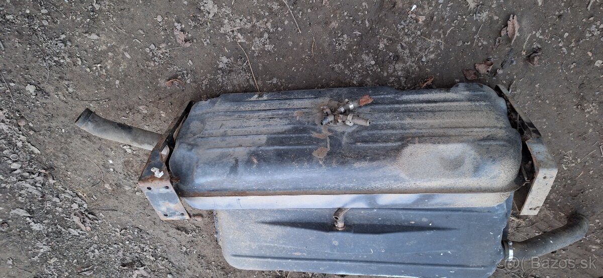 Palivové nádrže nákladné auto - 2