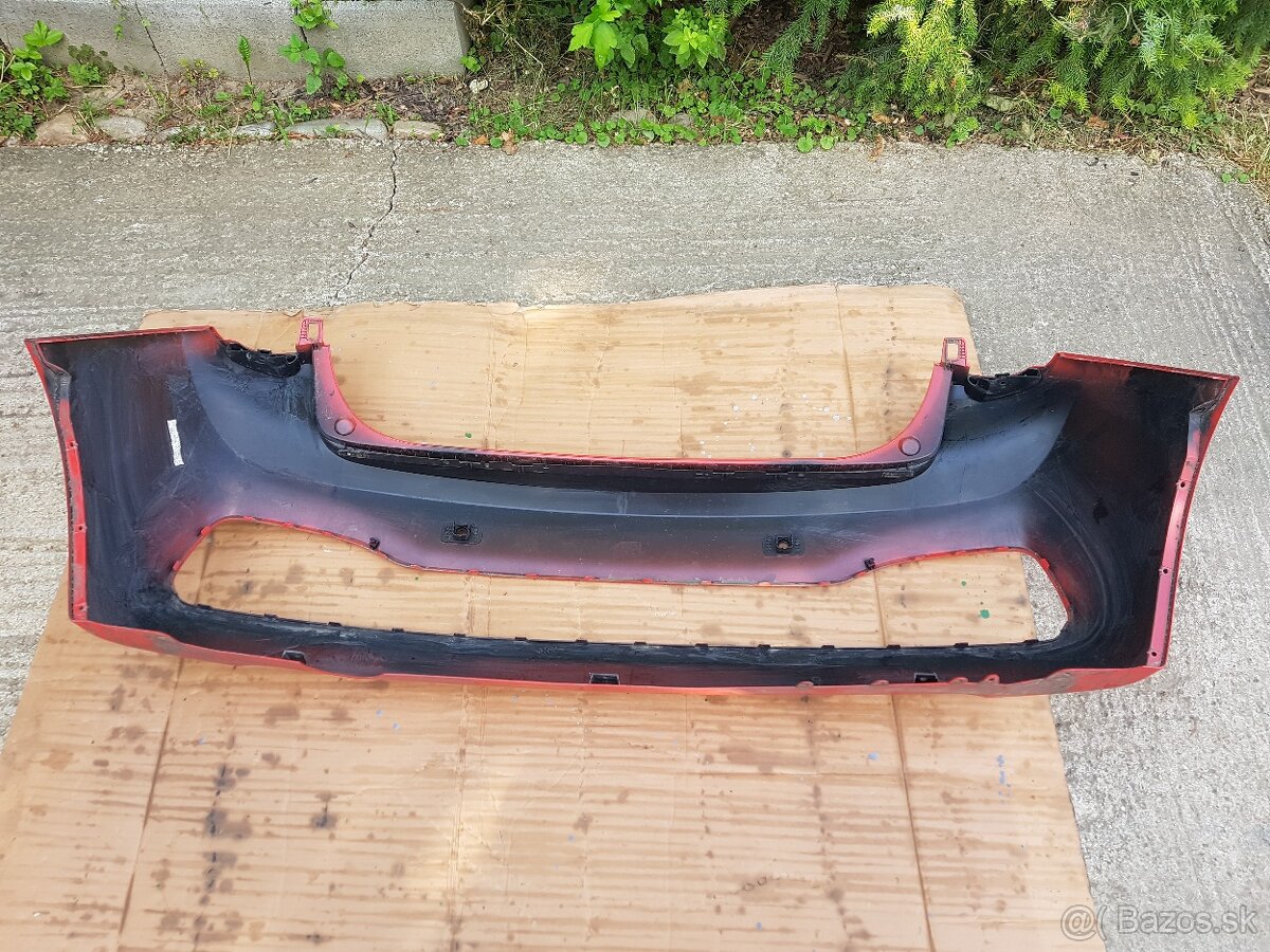 Predám zadný nárazník hyundai i20 - 2