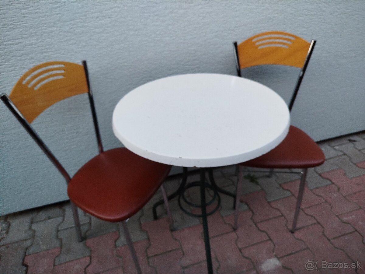 Stôl s 2 stoličkami - 2