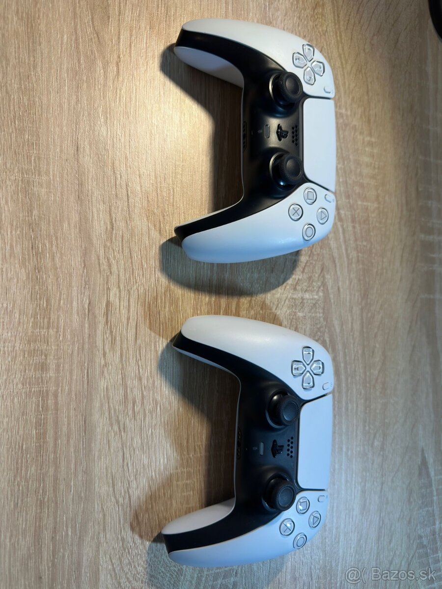 PlayStation 5 Disc Edition + 2× DualSense ovládače - 2