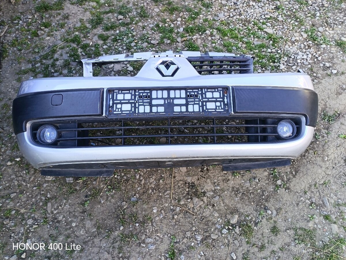 Renault scenic 2 nárazník 8200139528 - 2