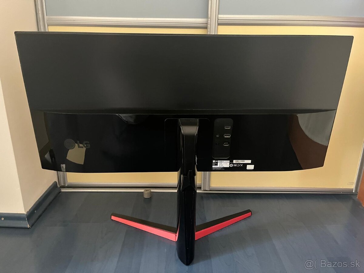 Monitor LG - 2