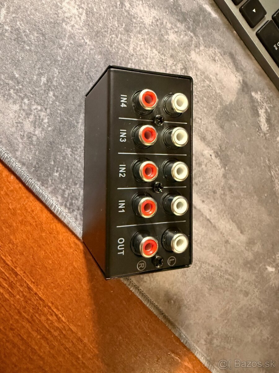 Cinch RCA simple mixer - 2