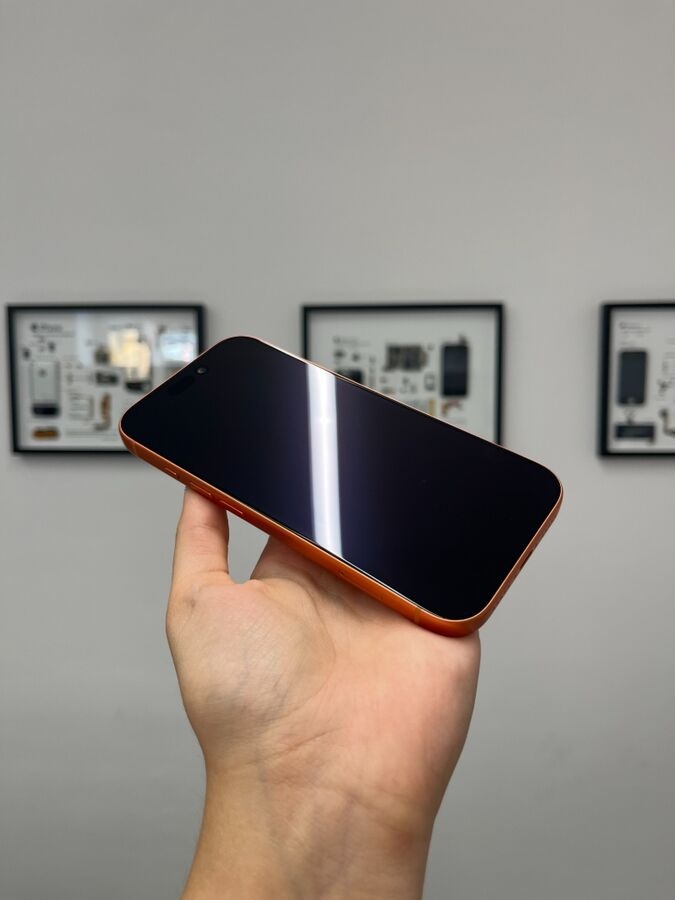 Apple iPhone 17 Pro 256GB Cosmic Orange - 2