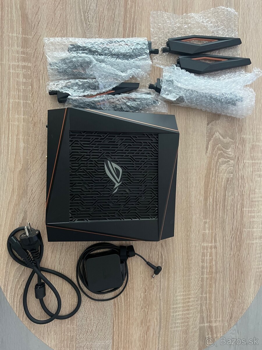 Predám ASUS ROG Rapture GT-AX11000 (WiFi 6) - 2