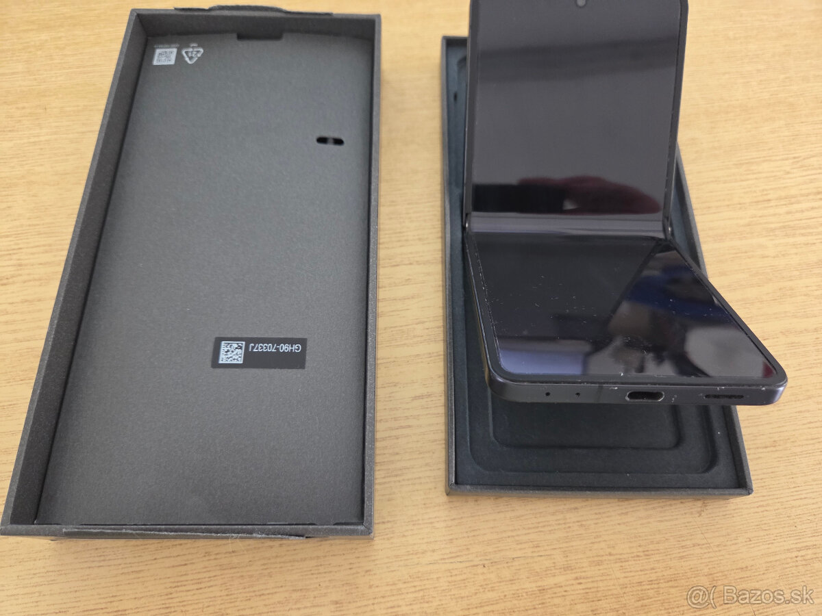 Samsung Galaxy Z Flip 7 - 2