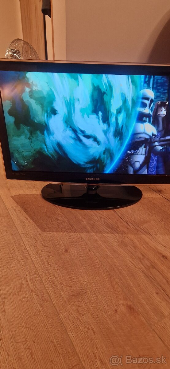 32" Samsung LCD LED - 2