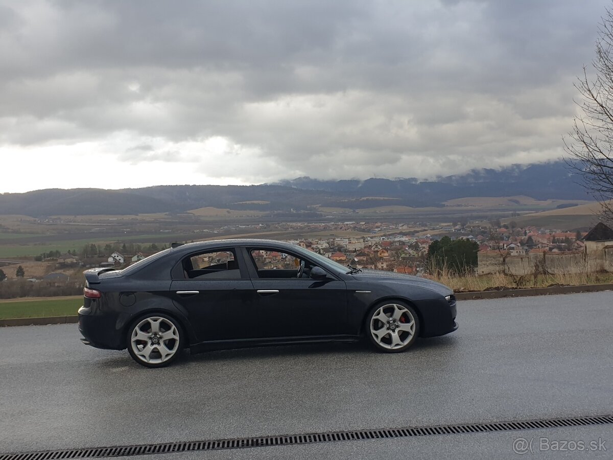 Rozpredam alfa romeo 159 - 2