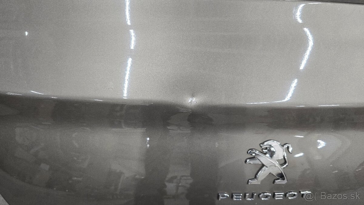 Peugeot 301 Zadna kapota - 2